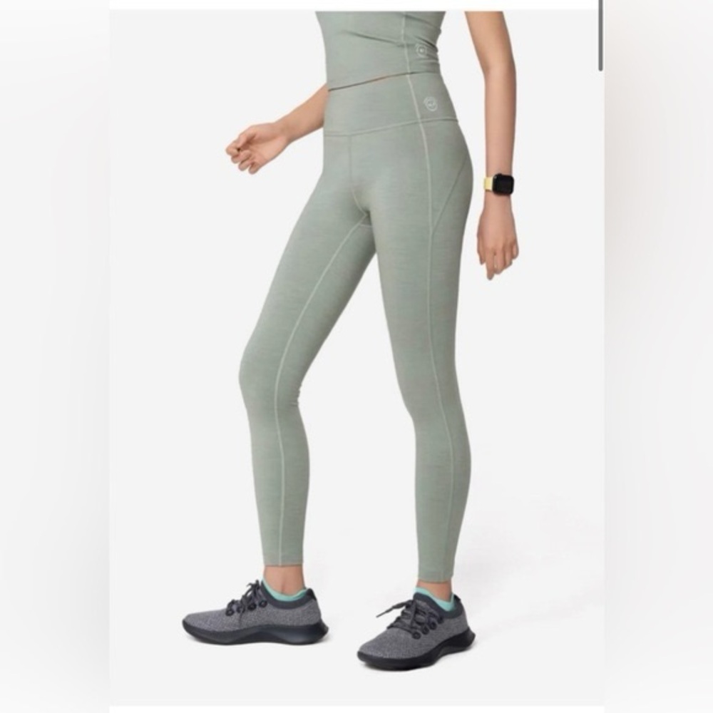Allbirds Women's Natural Flow Legging In a Sage Green Color size XS